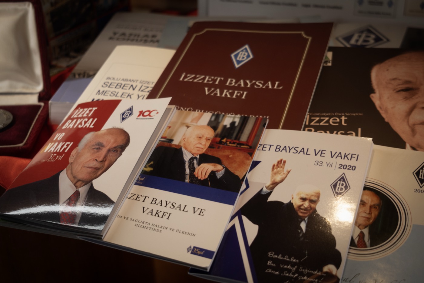 Rafa serilmiş vakıf kitapçıkları ve kitapları